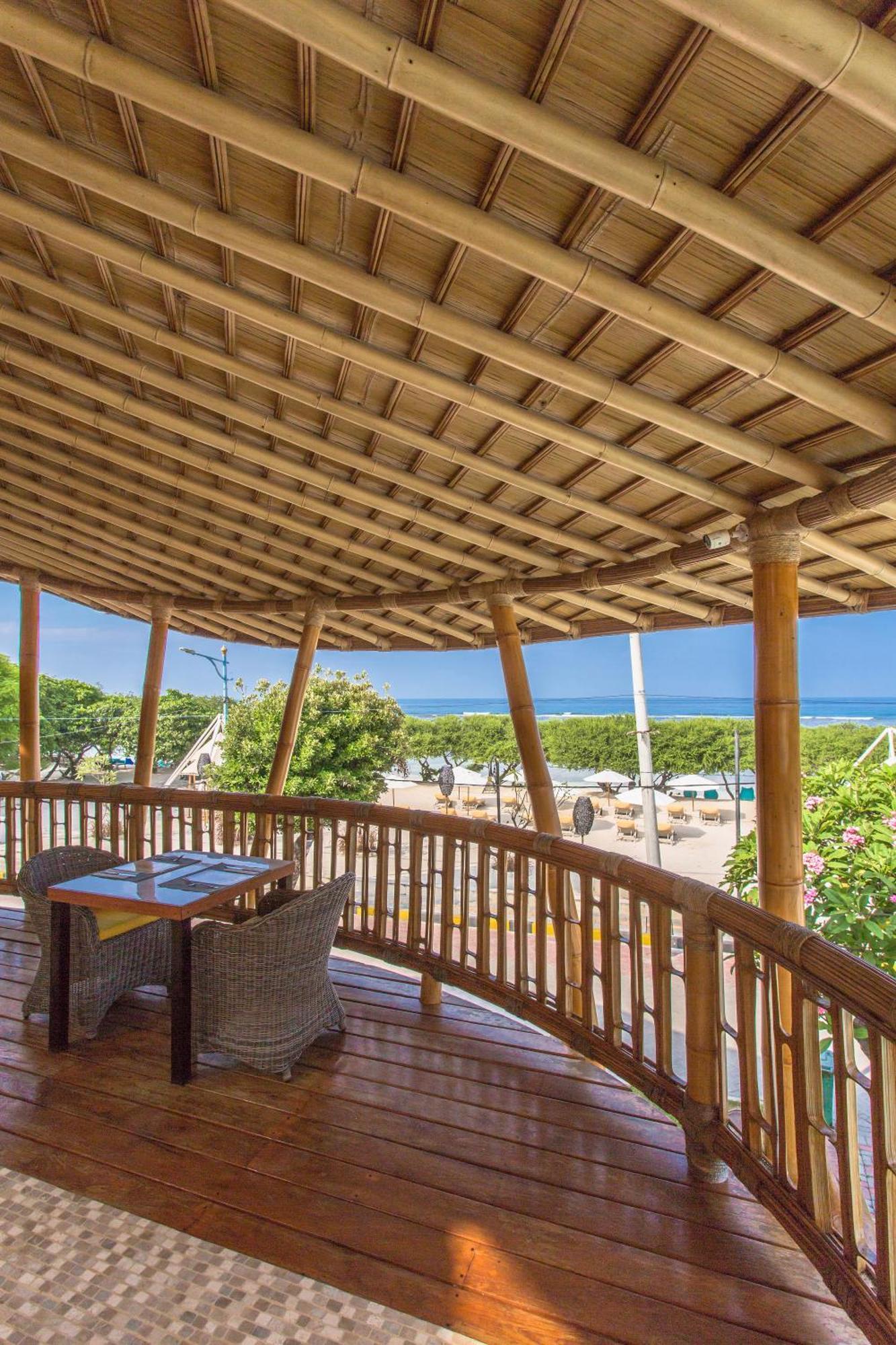 Pearl Sunset Resort Gili Trawangan Exterior photo